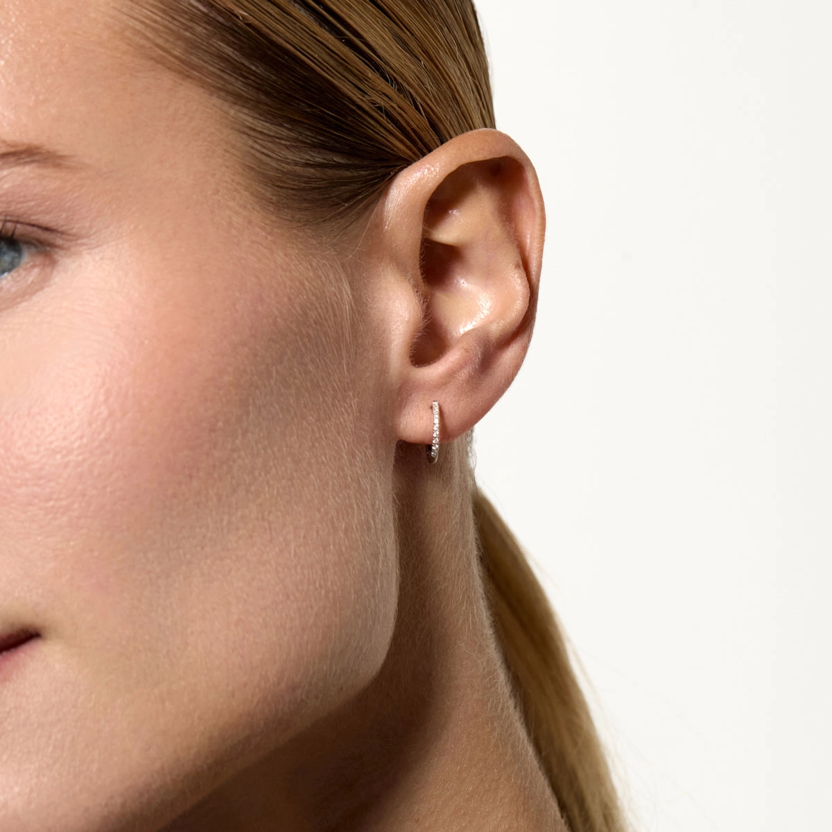 18k gold diamond hoop earrings