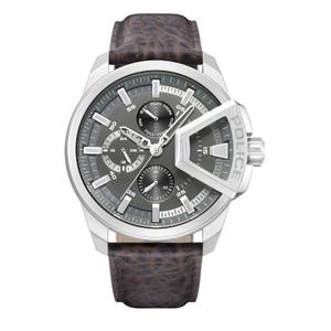 Reloj Multifunción Police para Caballero de Acero con Correa de Piel Marrón. Esfera Gris con Números Palos. Bisel Liso con Logotipo Police en el Borde. Sumergible 50 metros. Caja de 44mm. PEWJF0005703