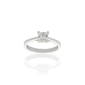 Sortija de Plata Tipo Solitario con Circonita Talla Princesa. Engarce en Cuatro Garras Calibre 06 mm. 1248-16