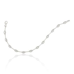 Pulsera de Oro Blanco con Eslabones Ovales Calados con Circonitas y Eslabones Lisos Articulados. Calibres 04 y 01 mm. Largo 19 cm. Cierre de Mosquetón. 618SPU24C0668B19