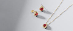Mejores combinaciones de pendientes y collares de oro para un look perfecto