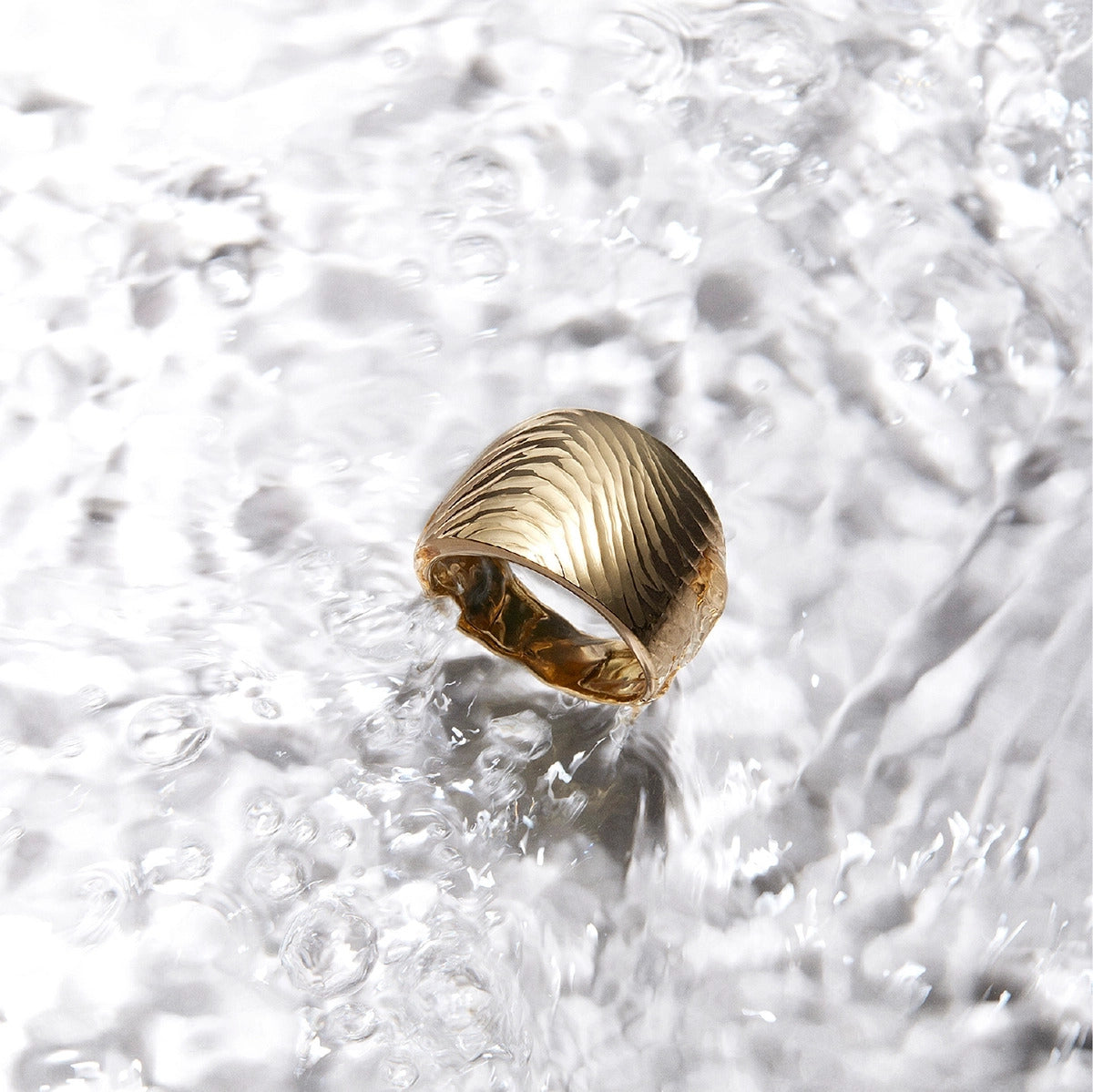 Anillo de oro 18K