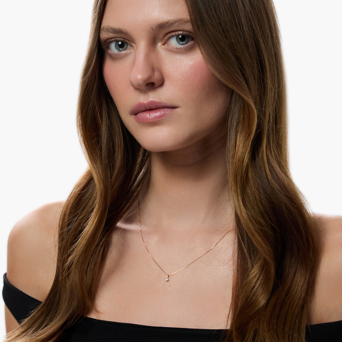 Collar de oro 18K diamante natural 0.06 ct. 2 mm SUN