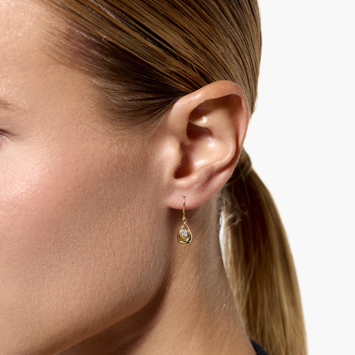 Pendientes largos de oro 18K circonita 17 mm