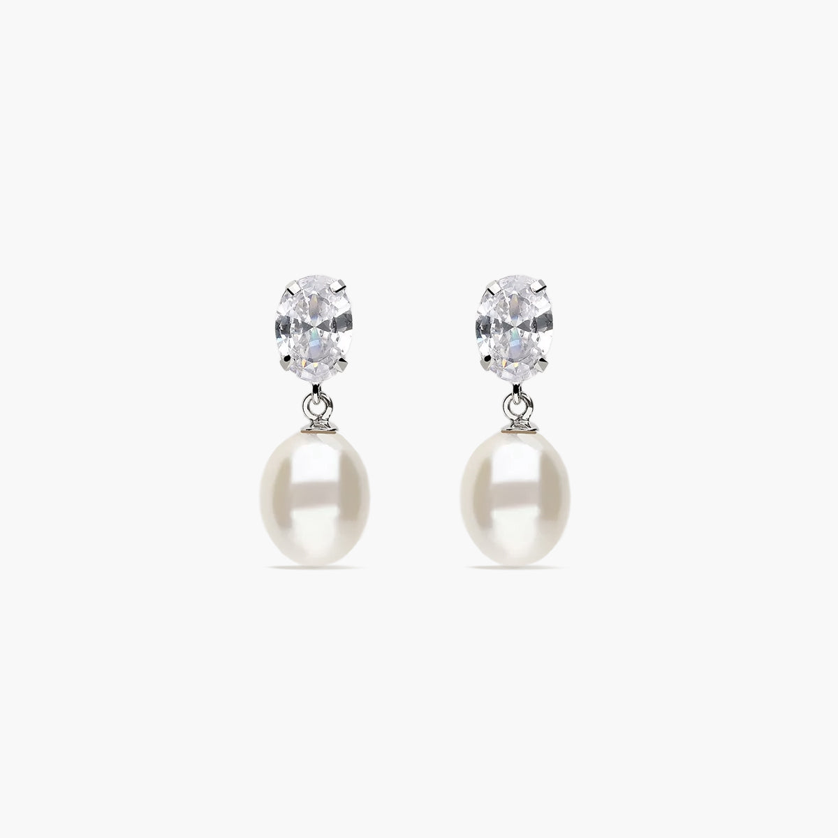 Pendientes largos de oro 18K con perlas y circonitas 18 mm