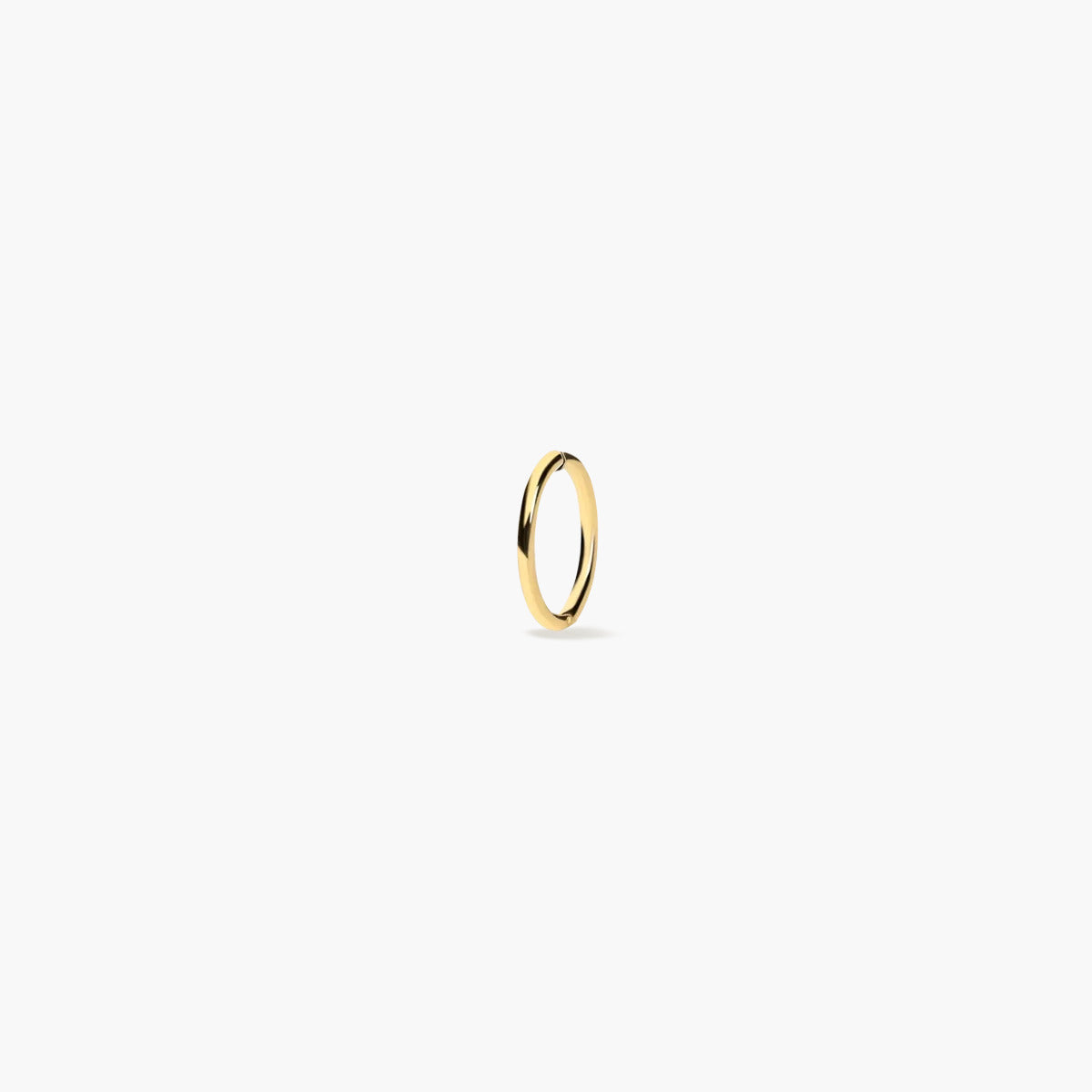 Piercing de oreja de oro 18K aro 8 mm