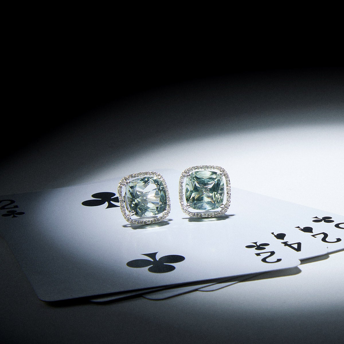 Pendientes de oro blanco 18K diamante natural 0.22 ct. 16 mm MIRAGE