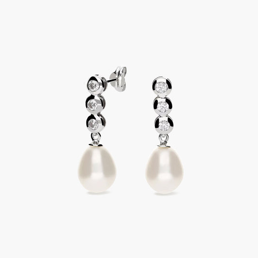 Pendientes largos de oro blanco 18K con perlas y circonitas 26 mm