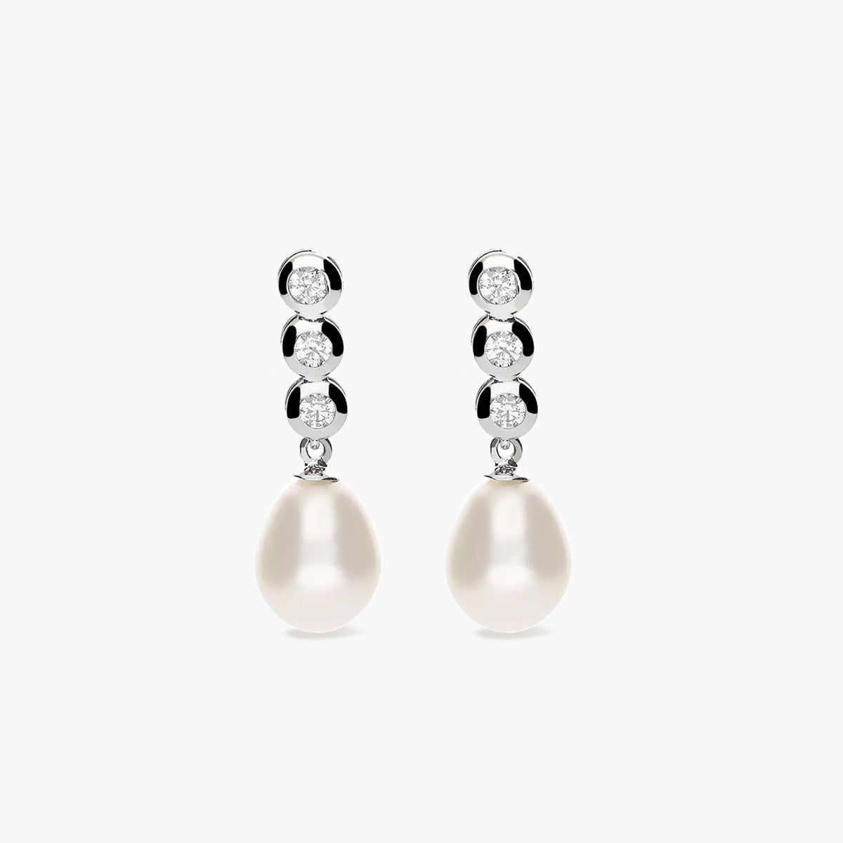 Pendientes largos de oro blanco 18K con perlas y circonitas 26 mm