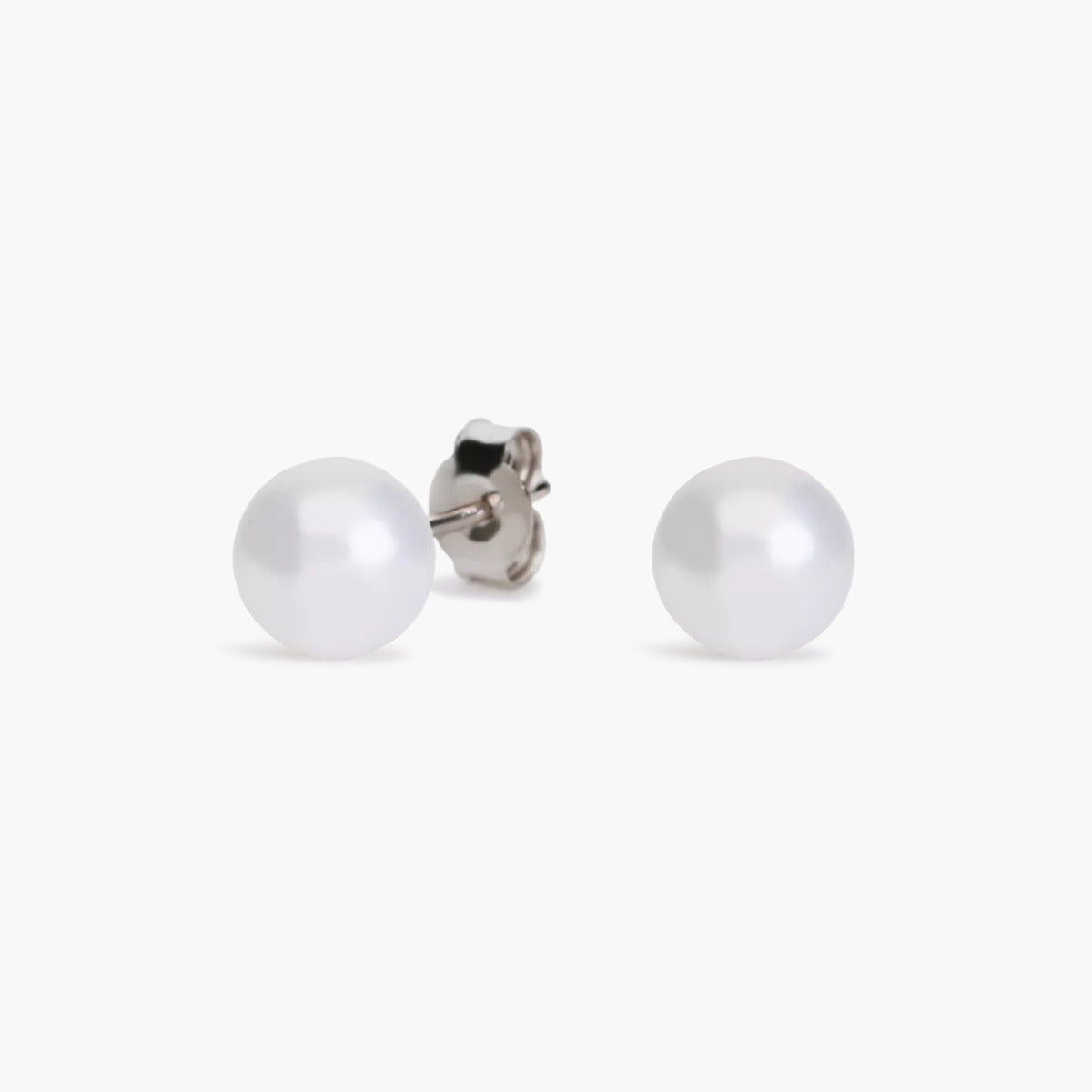 Pendientes de botón de oro blanco 18K con perlas 6 mm