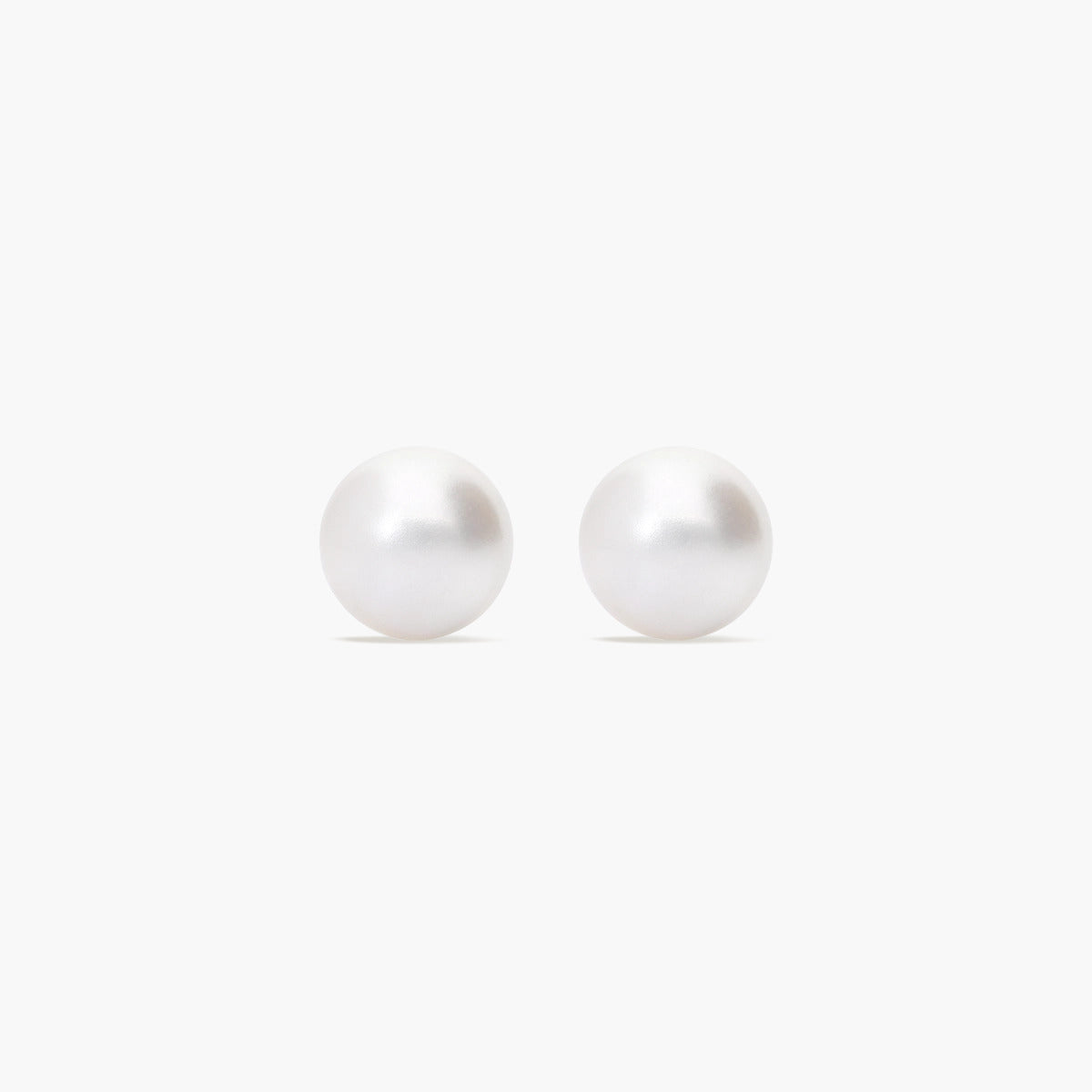 Pendientes de botón de oro blanco 18K con perlas 8 mm
