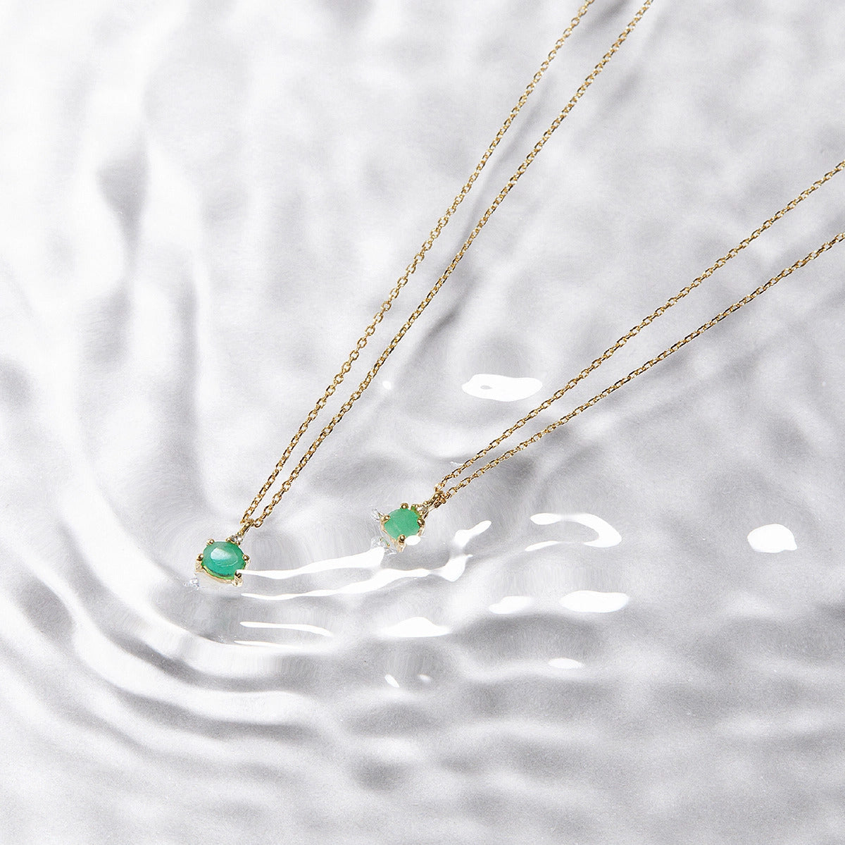Collar de oro 18K diamante natural 0.01 ct. esmeralda 4 mm RAINFOREST