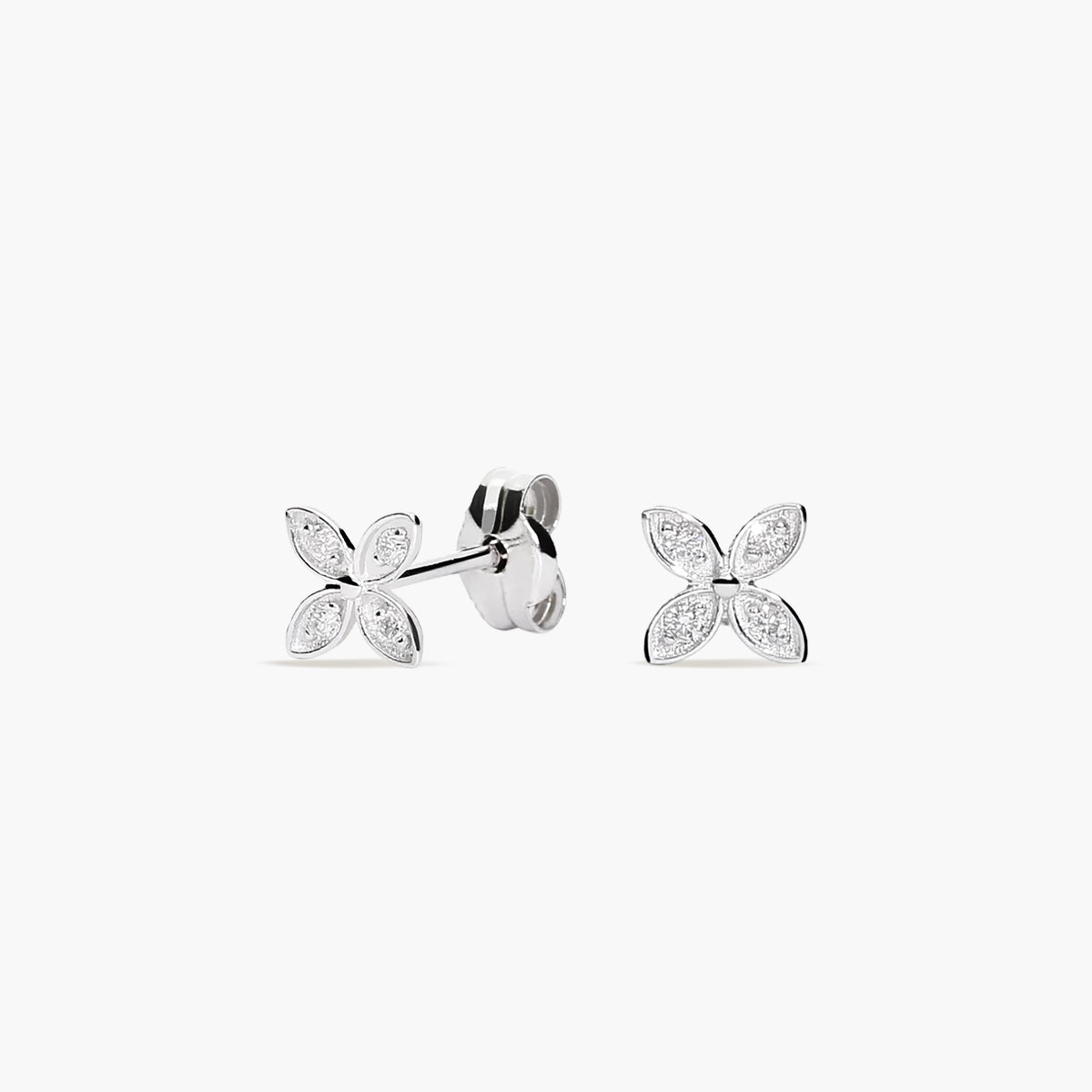 Pendientes trébol de oro blanco 18K diamante natural 0.08 ct. 5 mm