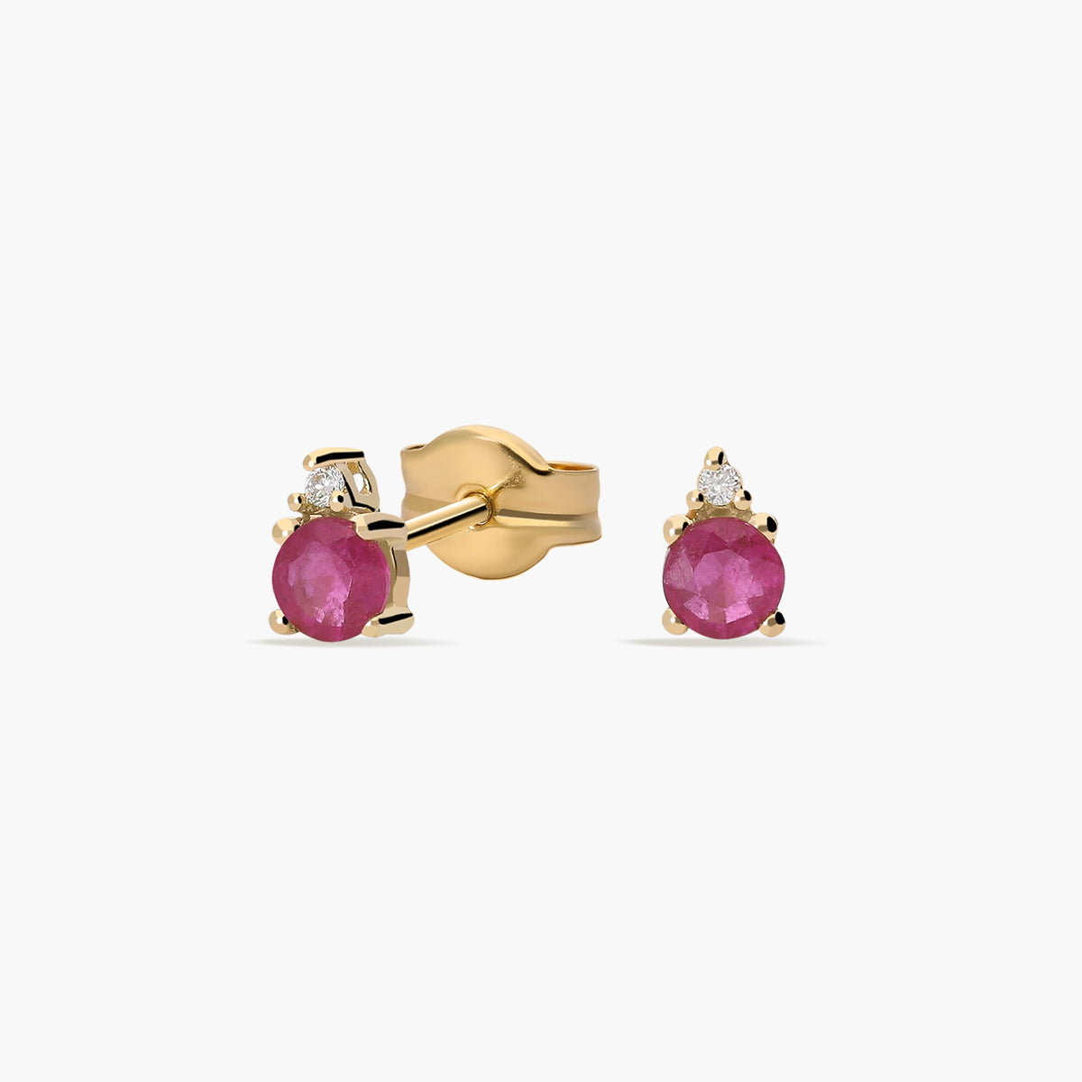 Pendientes de oro 18K diamante natural 0.02 ct. rubí 4 mm MAGMA