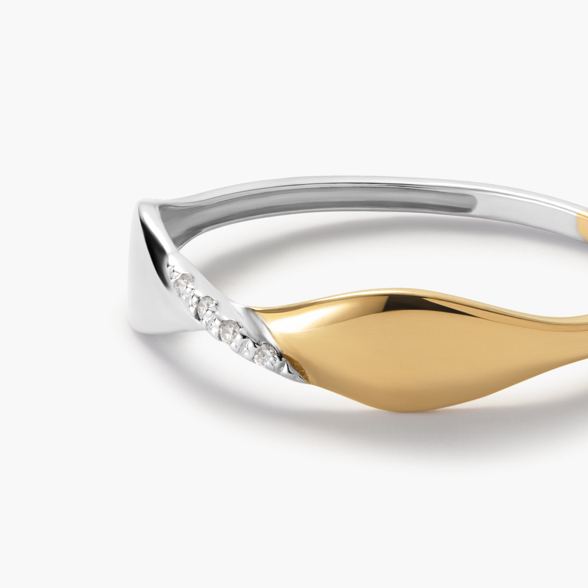 Anillo de oro 18K diamante natural 0.016 ct. 