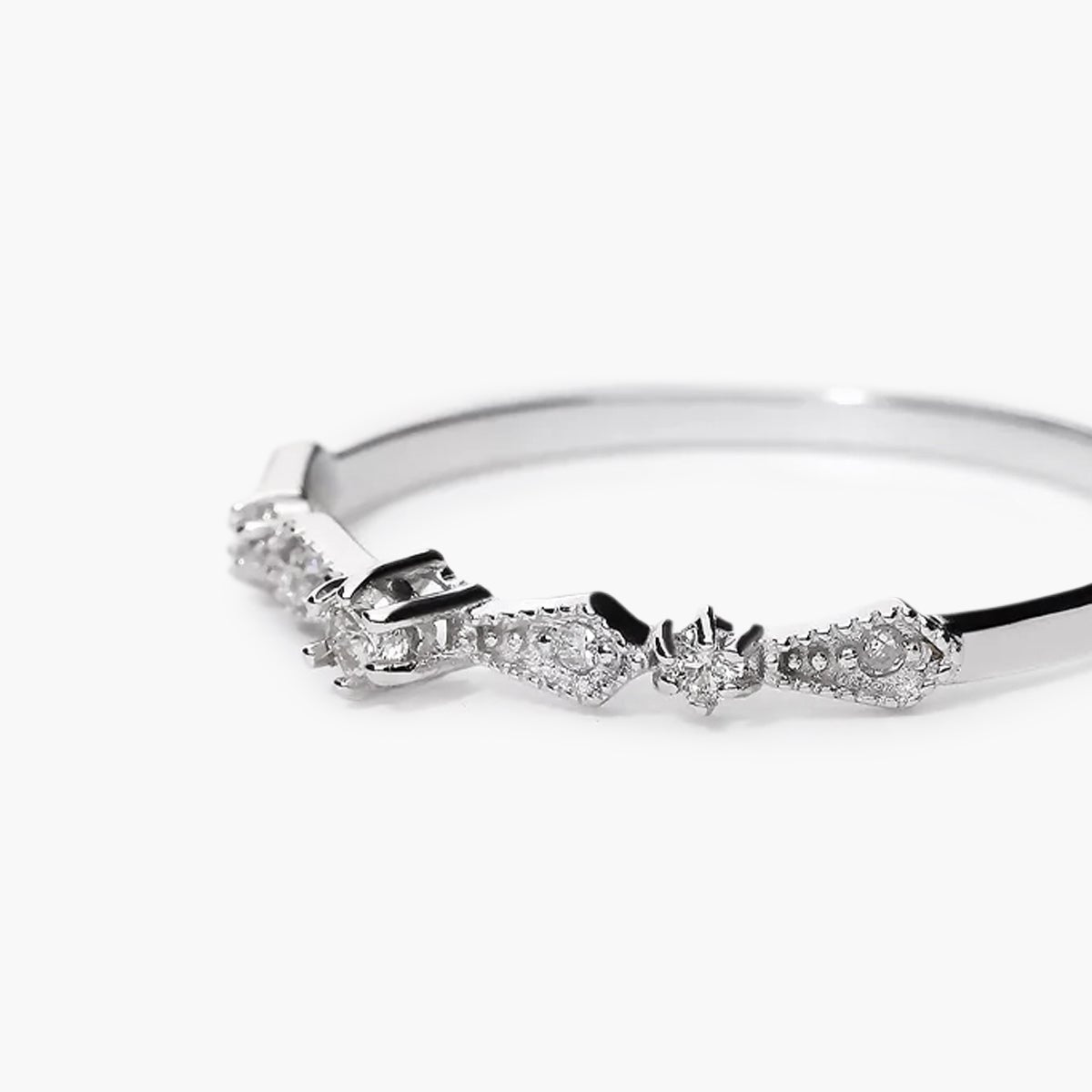 Anillo de oro blanco 18K diamante natural 0.077 ct.