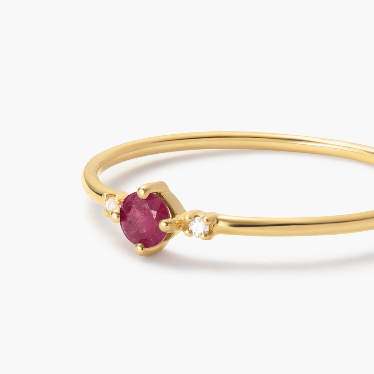 Anillo de oro 18K diamante natural 0.016 ct. MAGMA