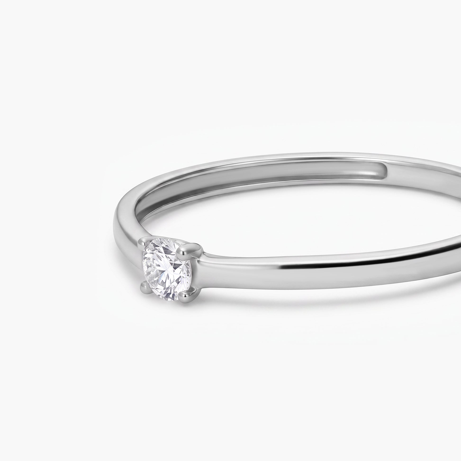 Anillo de oro blanco 18K diamante natural 0.1 ct. MOON