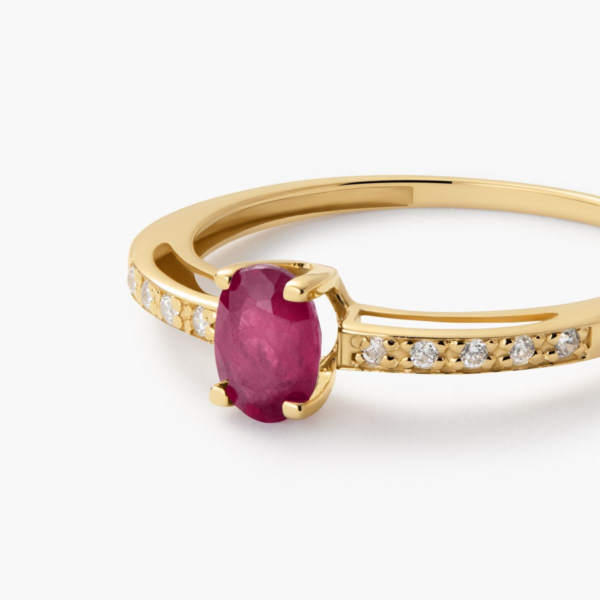 Anillo de oro 18K rubí