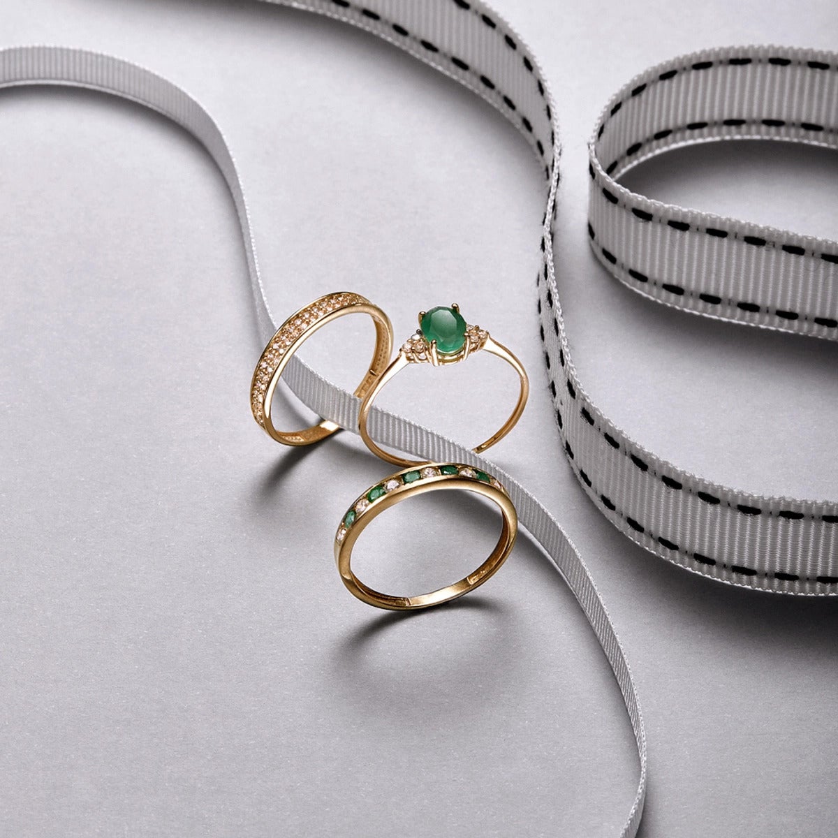 Anillo de oro 18K