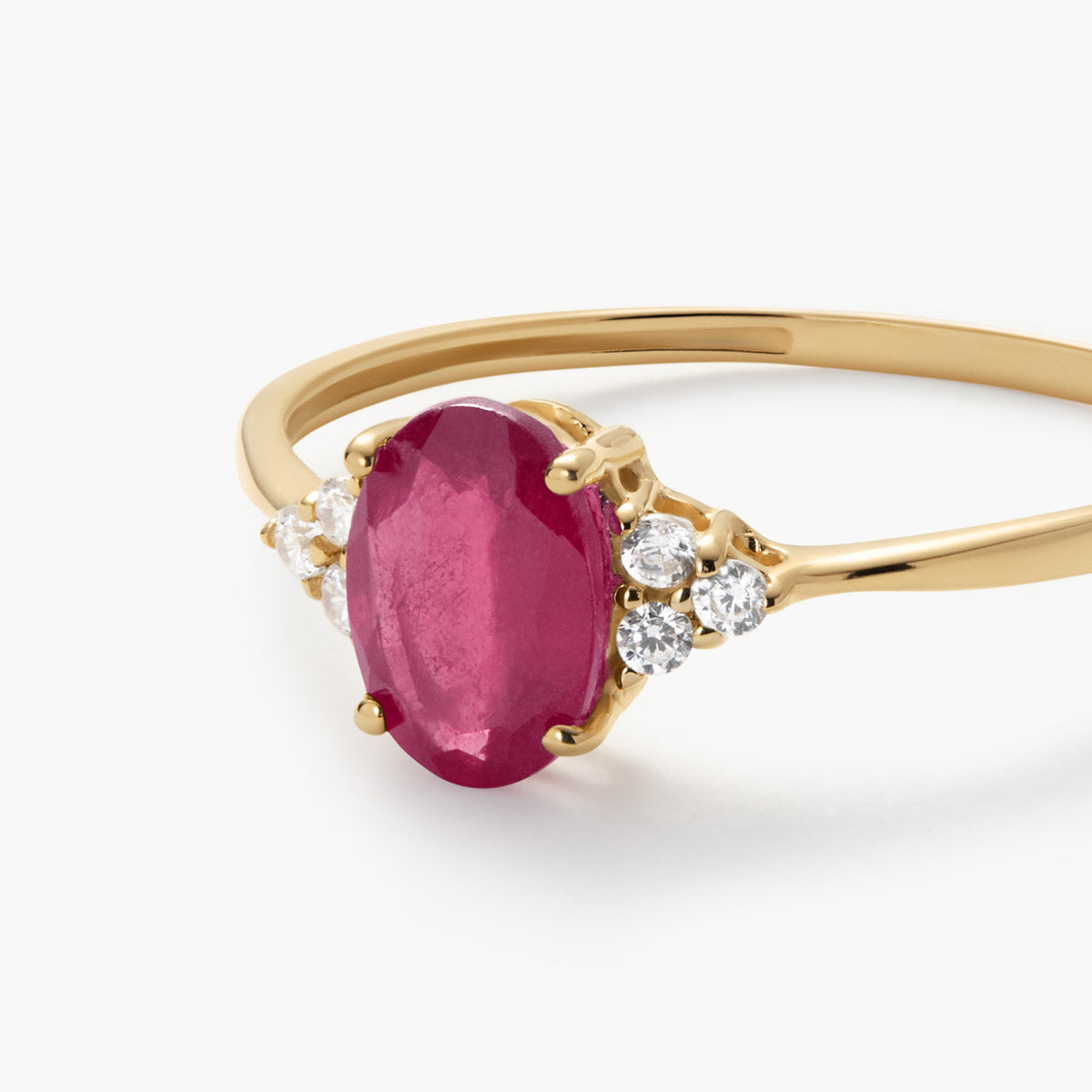 Anillo de oro 18K rubí
