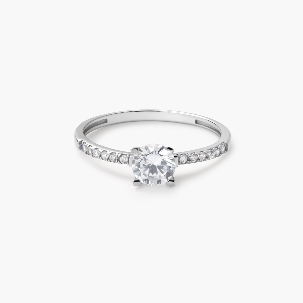 Anillo de oro blanco 18K 