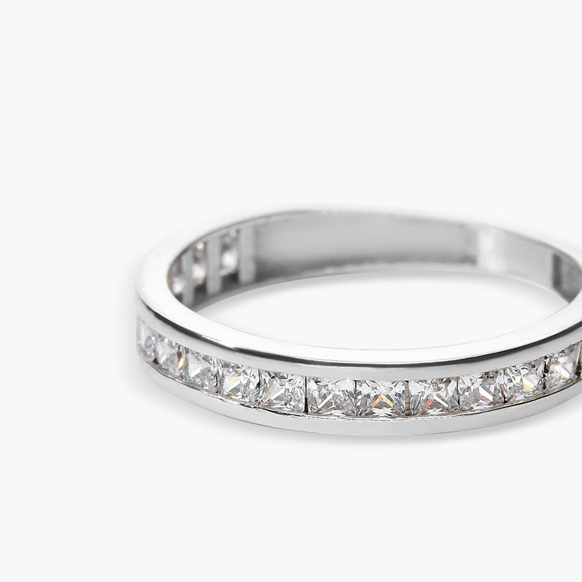 Anillo de oro blanco 18K 