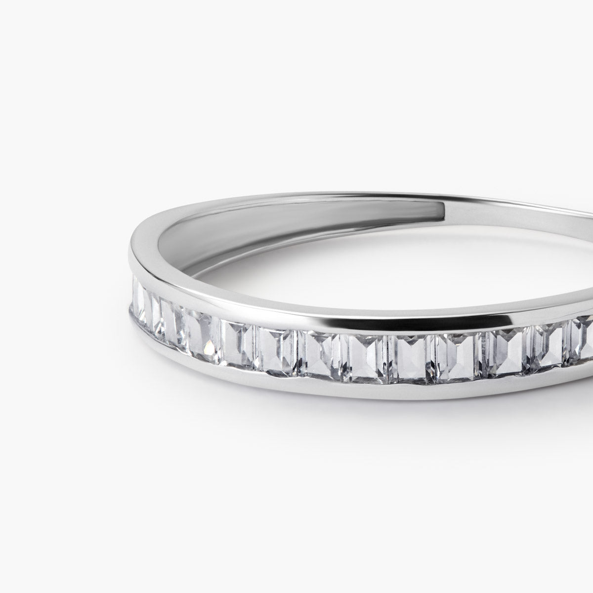 Anillo de oro blanco 18K 