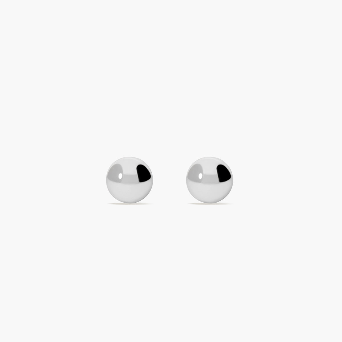 Pendientes de oro blanco 18K de bola 4 mm