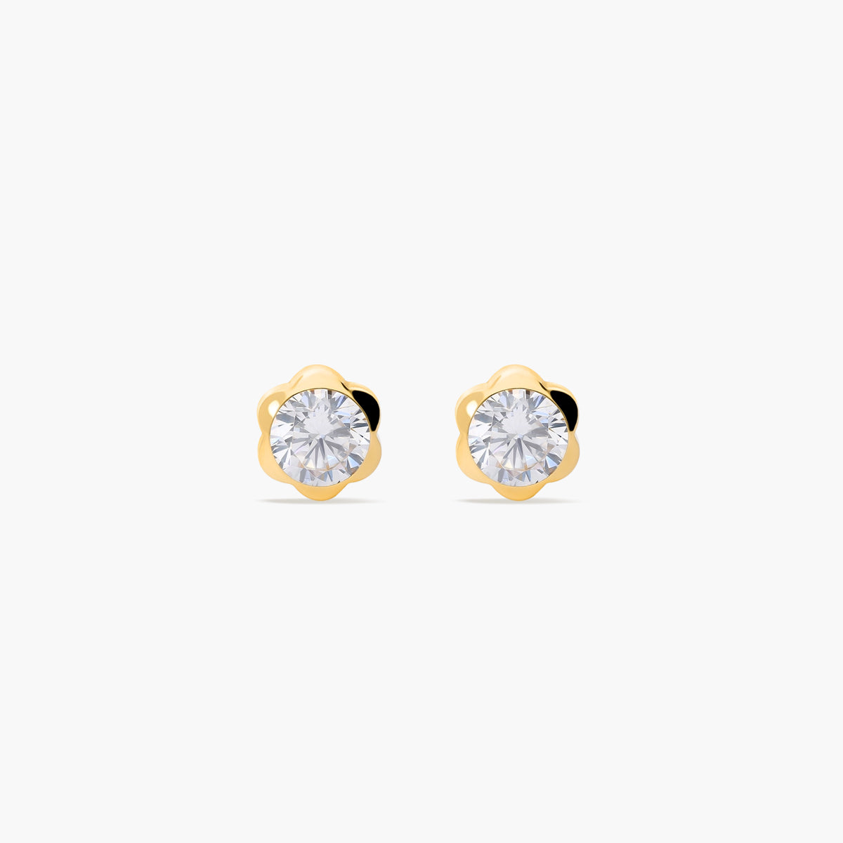 Pendientes margarita de oro 18K circonitas para bebé 4 mm