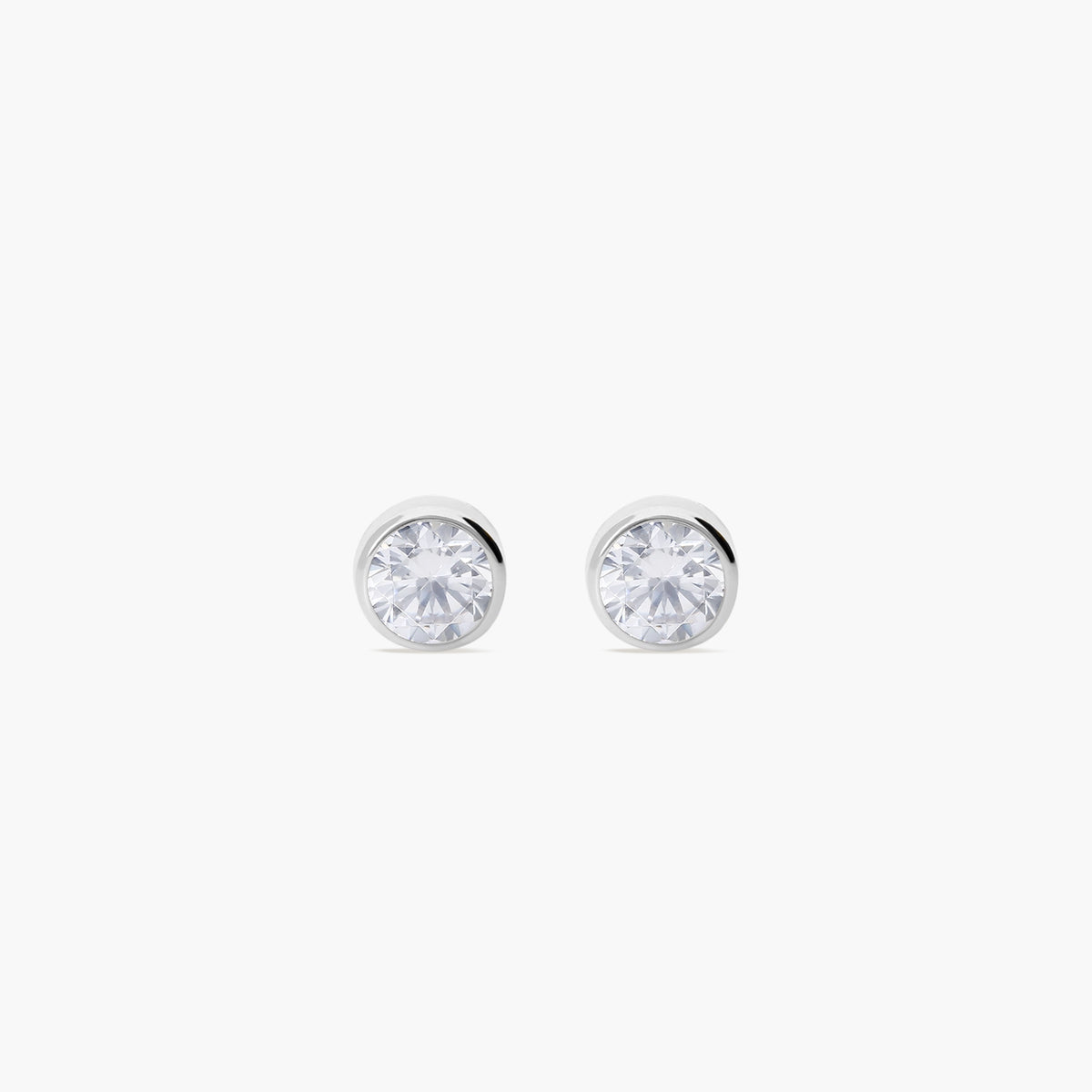 Pendientes redondos de oro blanco 18K circonitas para bebé 4 mm