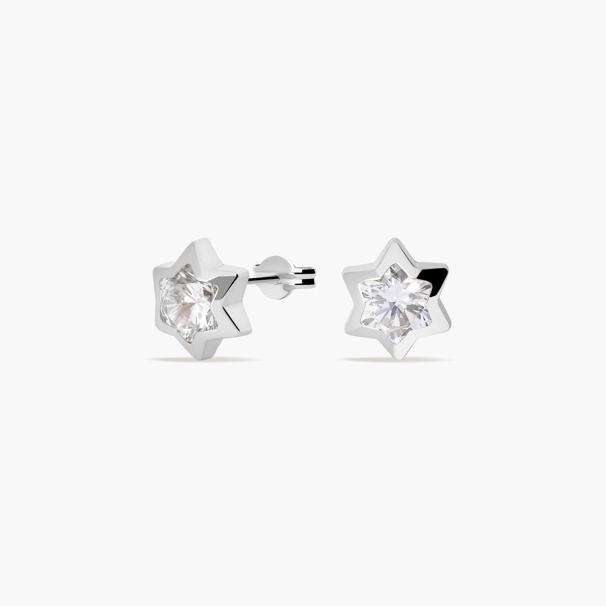 Pendientes estrella de oro blanco 18K circonitas 6 mm