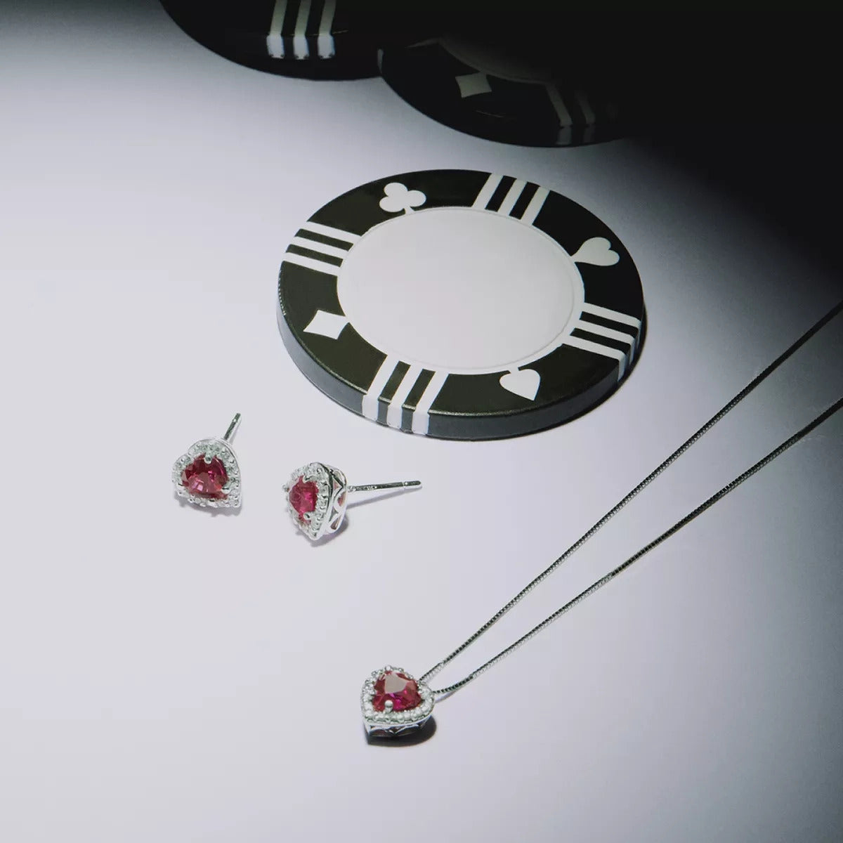 Collar corazón de oro blanco 18K diamante natural 0.08 ct. rubí 7 mm LOVE RUBY