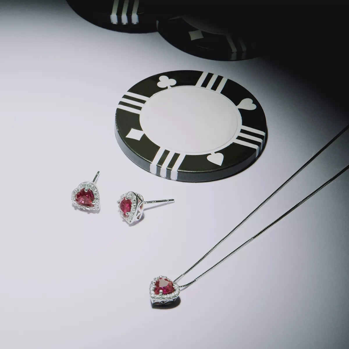 Pendientes de oro blanco 18K diamante natural 0.16 ct. rubí 8 mm LOVE RUBY