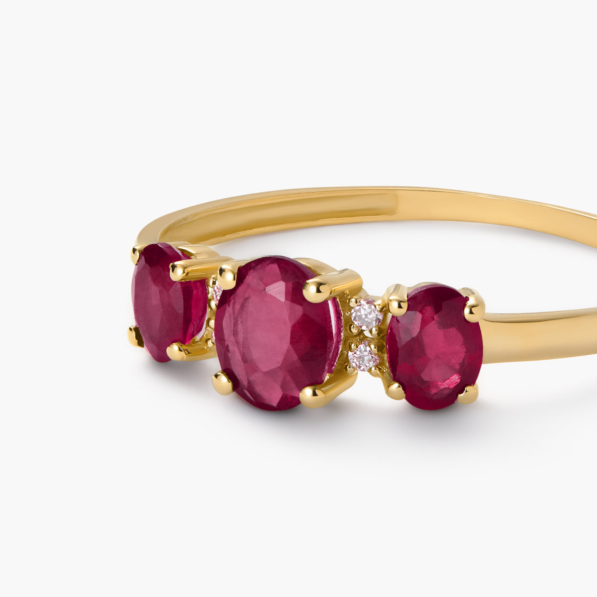 Anillo de oro 18K diamante natural 0.028 ct. MAGMA