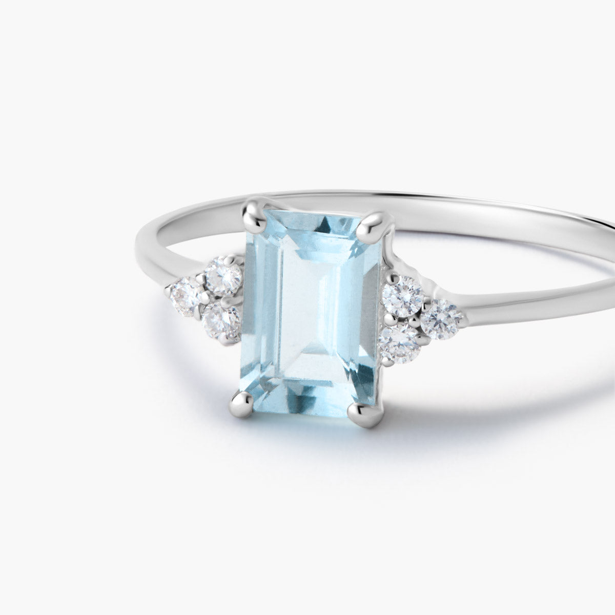 Anillo de oro blanco 18K diamante natural 0.11 ct. GLACIER