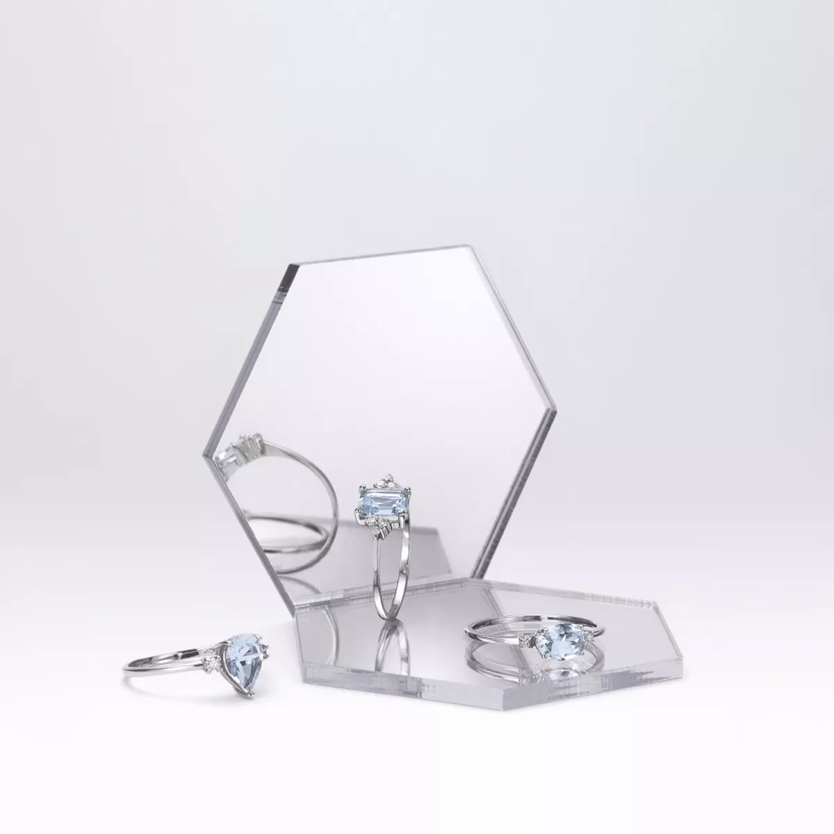 Anillo de oro blanco 18K diamante natural 0.05 ct. GLACIER