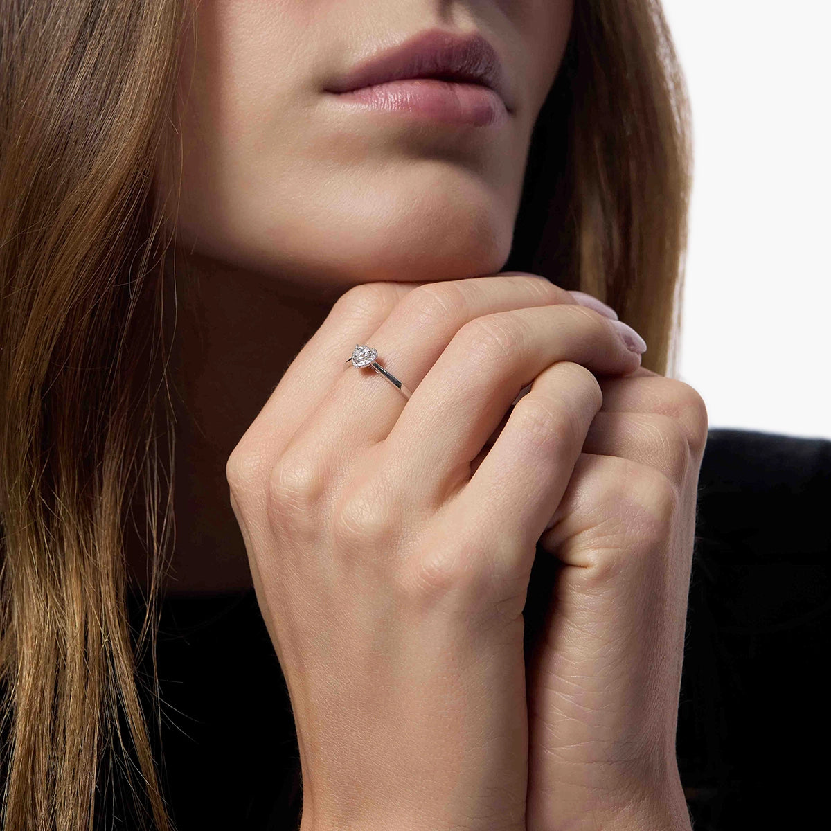 Anillo de oro blanco 18K diamante natural 0.19 ct. ETERNAL LOVE