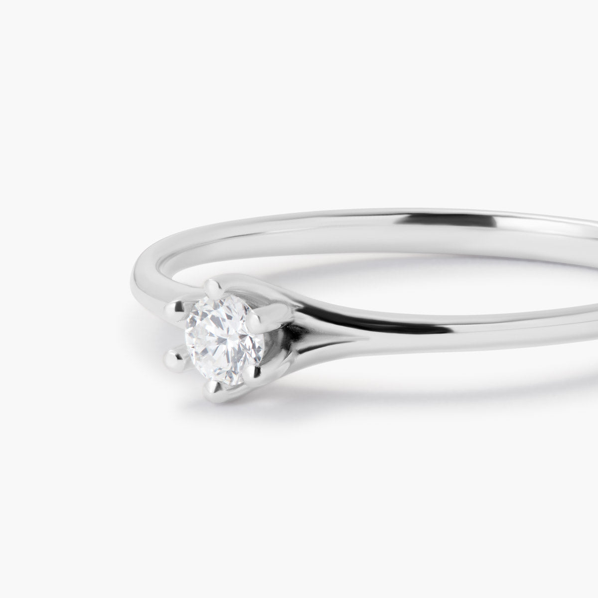 Anillo de oro blanco 18K diamante natural 0.1 ct. MOON