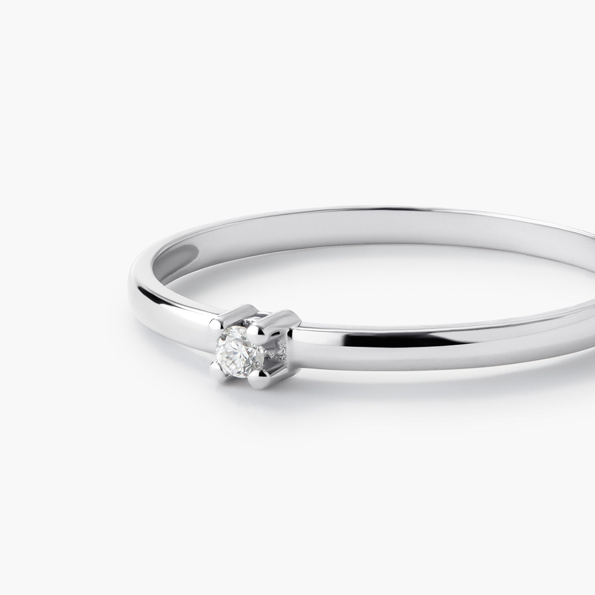 Anillo de oro blanco 18K diamante natural 0.03 ct. MOON