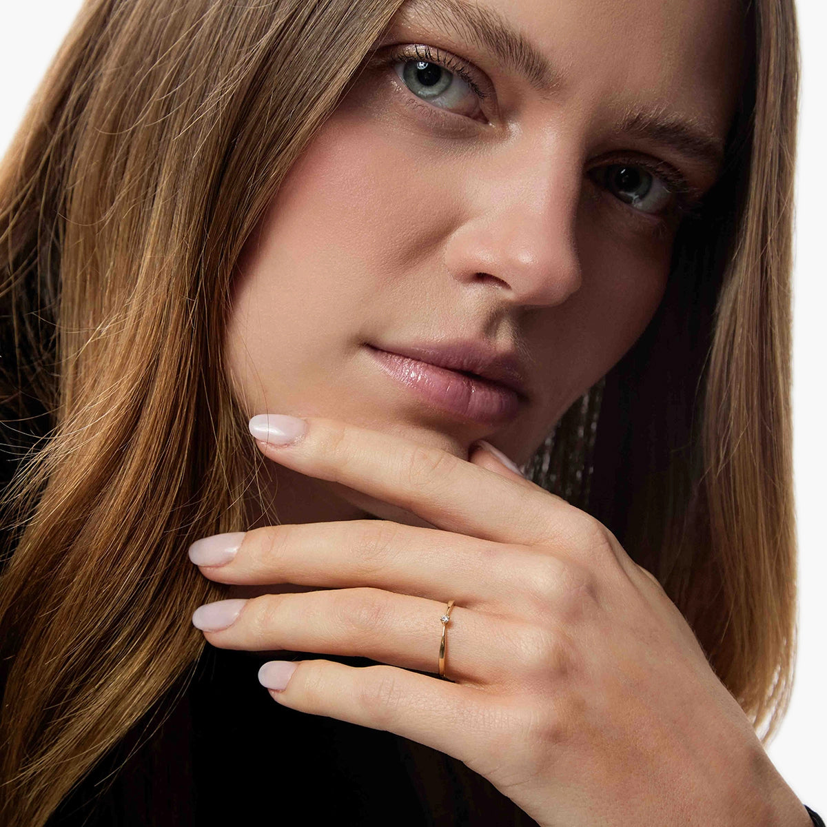 Anillo de oro 18K diamante natural 0.03 ct. SUN