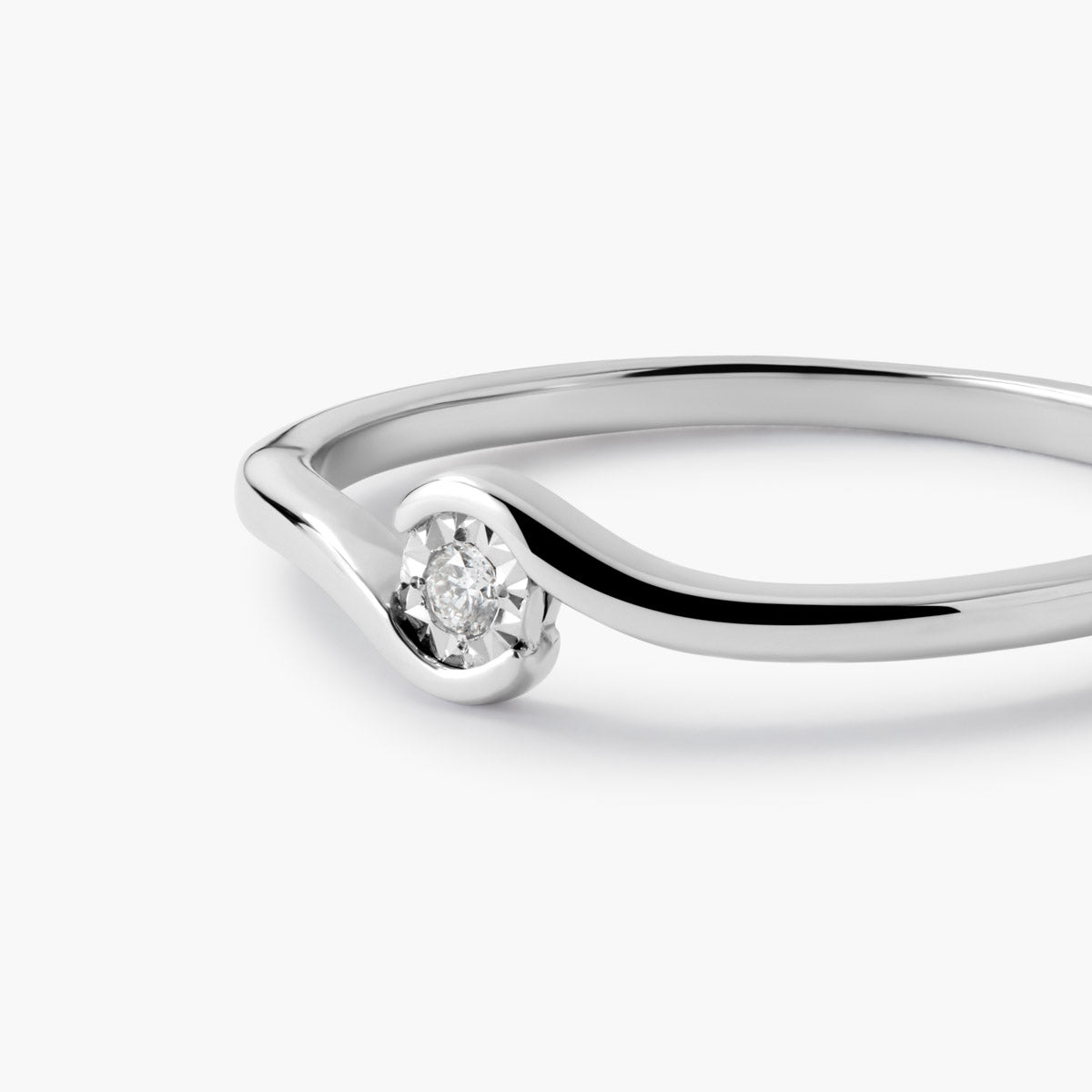 Anillo de oro blanco 18K diamante natural 0.015 ct.