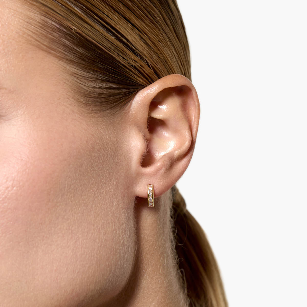 Pendientes de oro 18K circonitas tipo cinquillo 10 mm