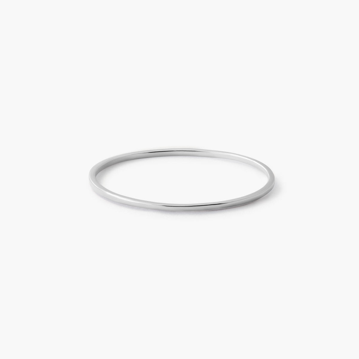 Anillo de oro blanco 18K