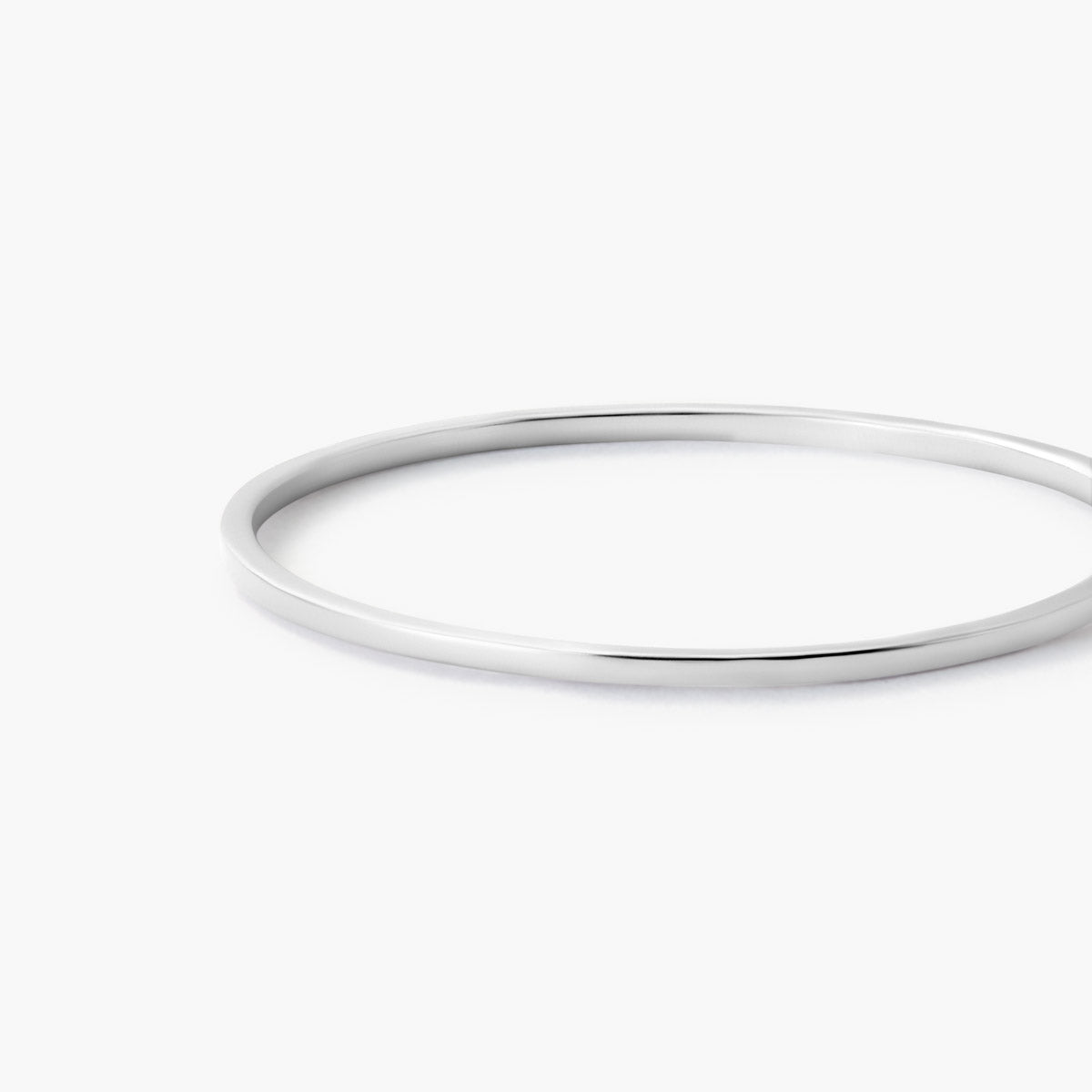 Anillo de oro blanco 18K