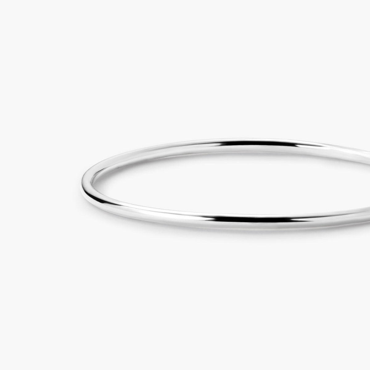 Anillo de oro blanco 18K