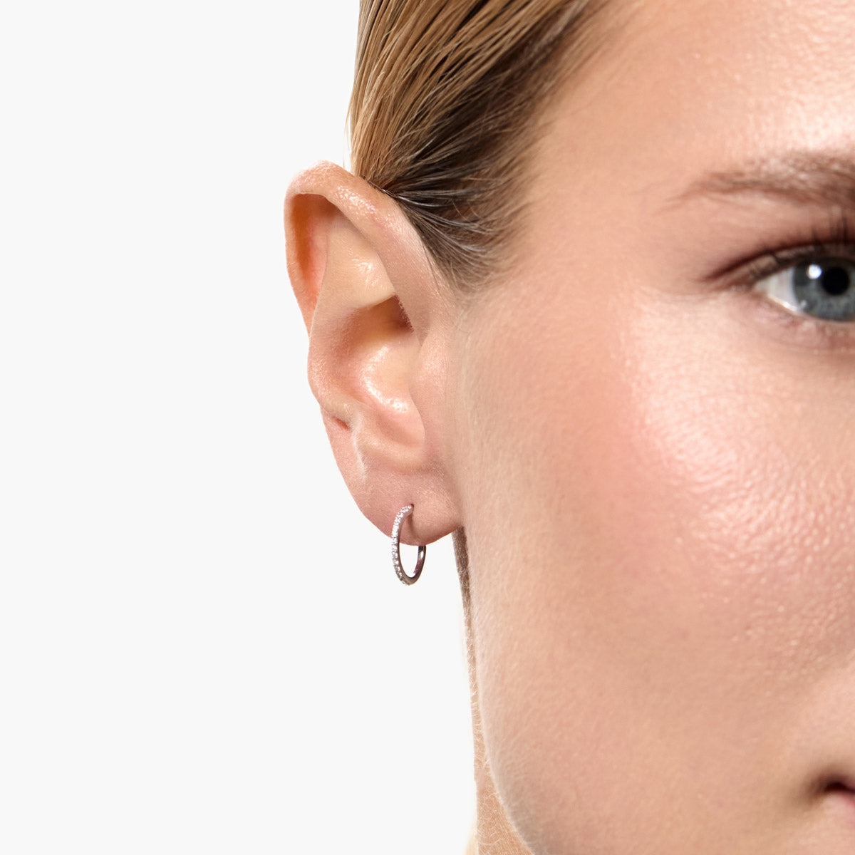 Pendientes de aro de oro blanco 18K diamante natural 0.12 ct. 11 mm