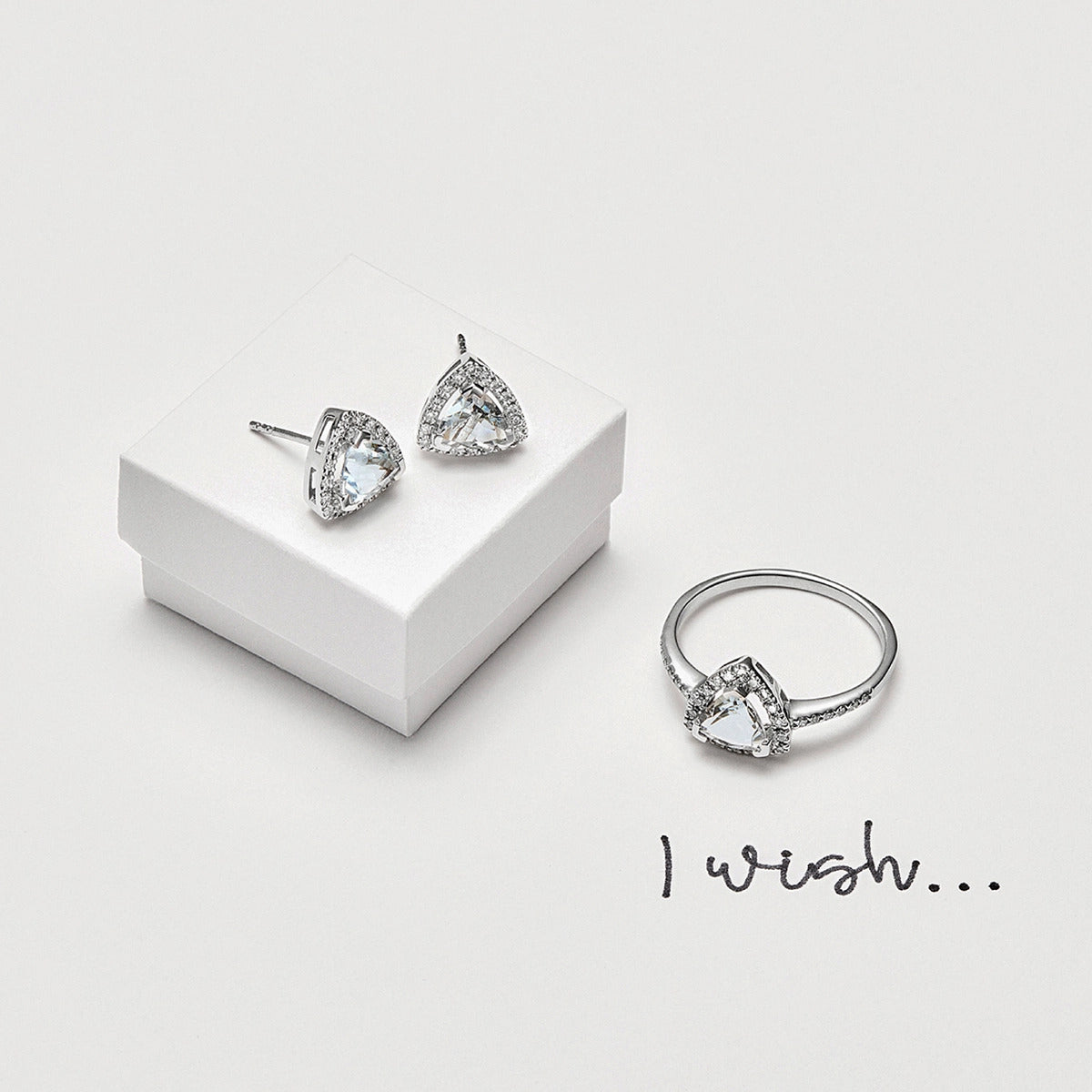 Pendientes de oro blanco 18K diamante natural 0.18 ct. aguamarina 9 mm MAHARANI