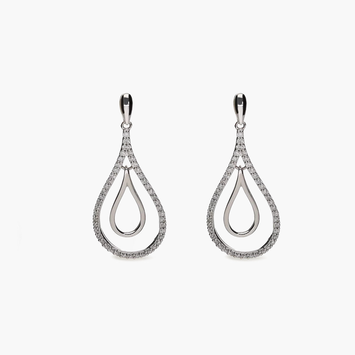 Pendientes largos de oro blanco 18K diamante natural 0.26 ct. 28 mm