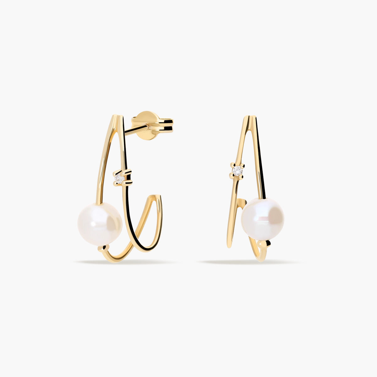 Pendientes de oro 18K diamante natural 0.02 ct. con perlas 17 mm